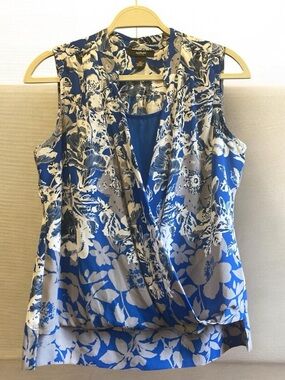 Alfani Blue and Cream Floral Sleeveles 10P